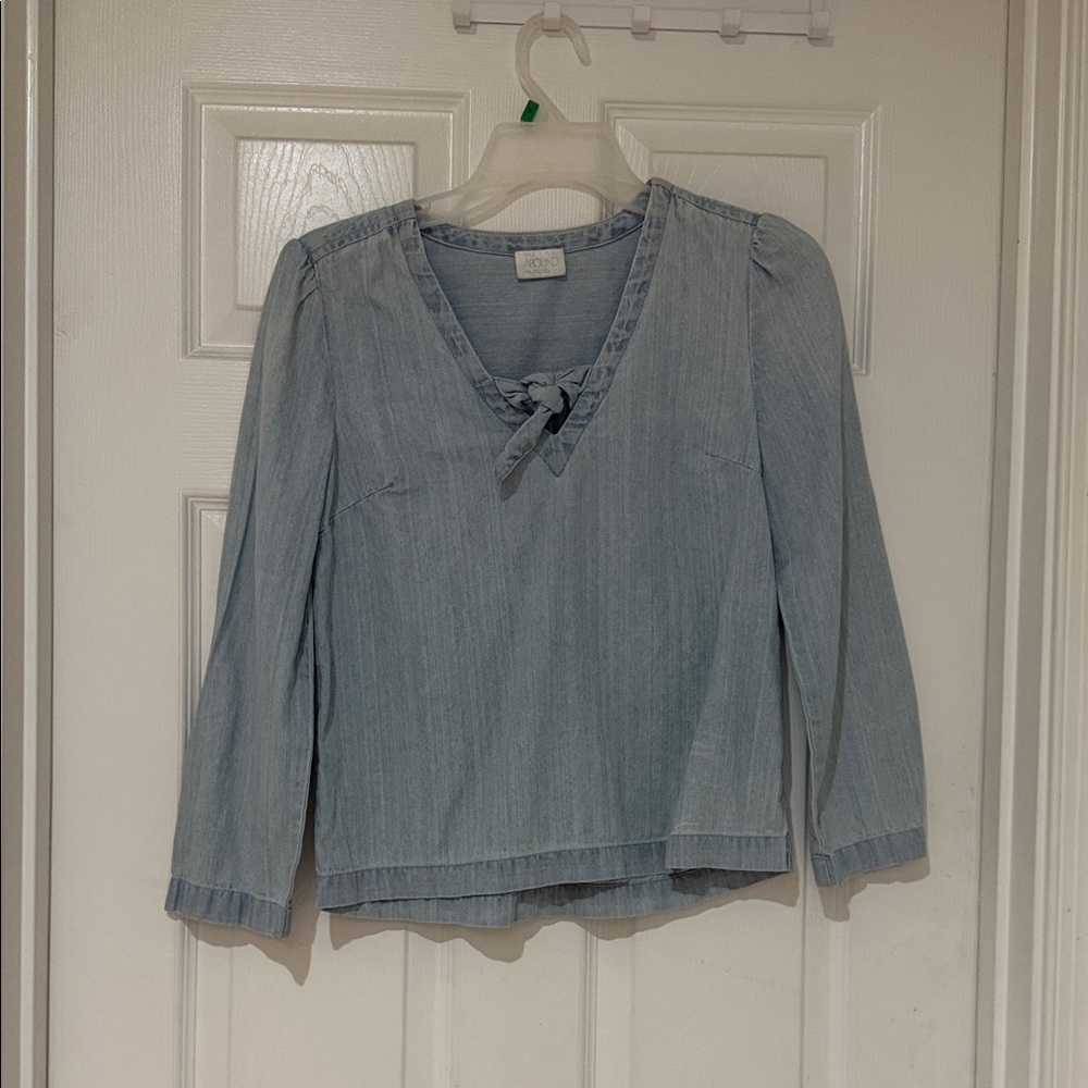 Women's Light Blue Top
